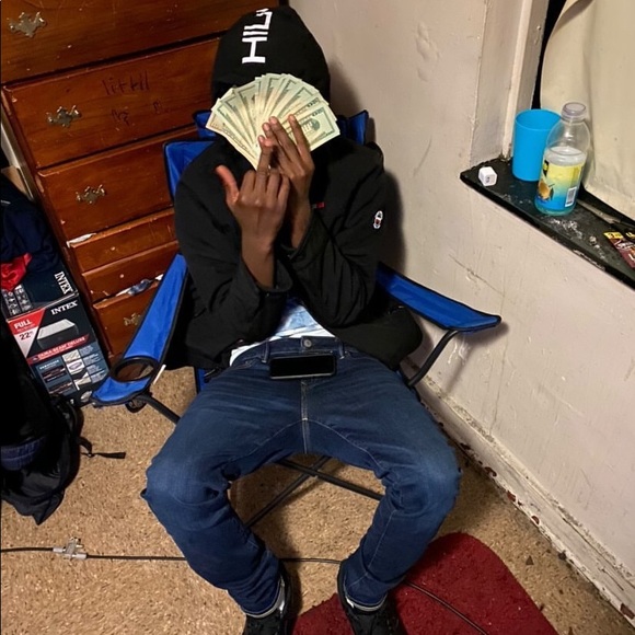 Meet your Posher, Chris - Picture 1 of 1